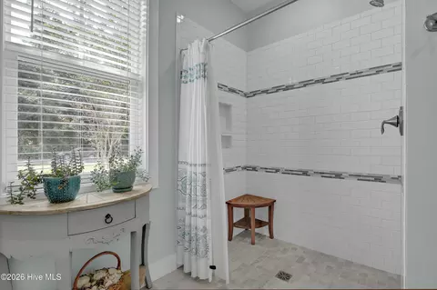 Bath - 600 Cordgrass Rd, Hampstead, NC 28443 photo 7 of 9