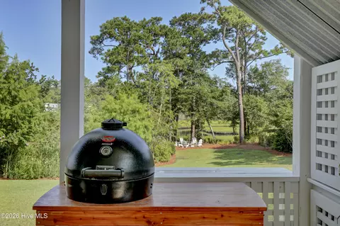 Exterior - 600 Cordgrass Rd, Hampstead, NC 28443 photo 10 of 27