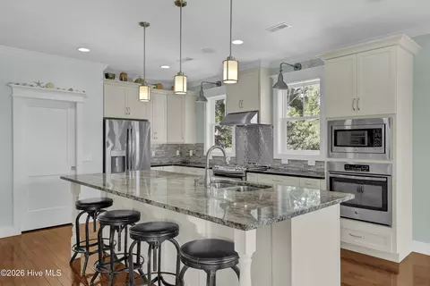 Kitchen - 600 Cordgrass Rd, Hampstead, NC 28443 photo 1 of 4