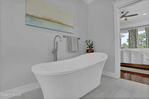 Bath - 600 Cordgrass Rd, Hampstead, NC 28443 photo 2 of 9