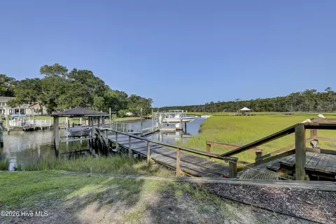 Exterior - 600 Cordgrass Rd, Hampstead, NC 28443 photo 16 of 27