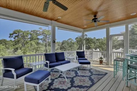 Exterior - 600 Cordgrass Rd, Hampstead, NC 28443 photo 4 of 27