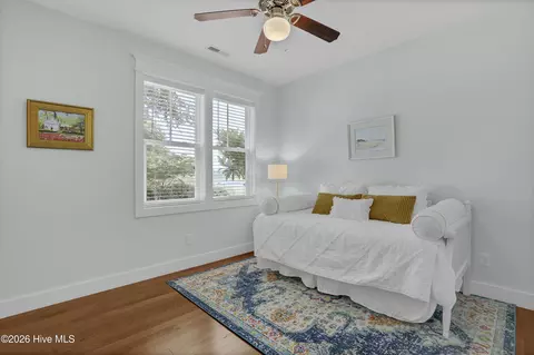 Bedroom - 600 Cordgrass Rd, Hampstead, NC 28443 photo 9 of 10