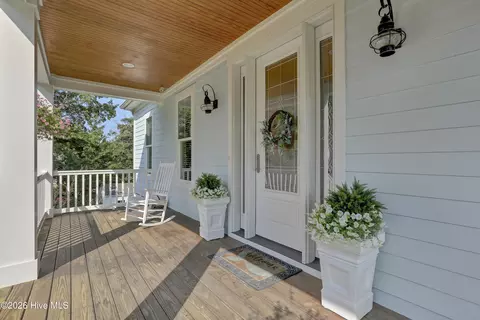 Exterior - 600 Cordgrass Rd, Hampstead, NC 28443 photo 1 of 27