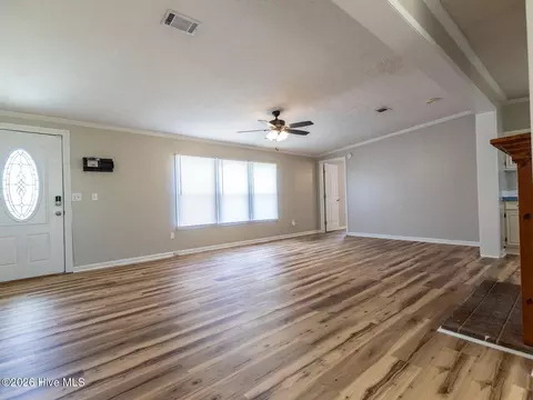 Living - 299 Riggs Rd, Hubert, NC 28539 photo 4 of 6
