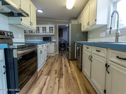 Kitchen - 299 Riggs Rd, Hubert, NC 28539 photo 1 of 5