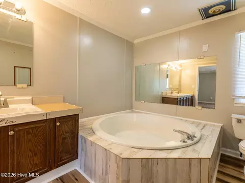 Bath - 299 Riggs Rd, Hubert, NC 28539 photo 4 of 4