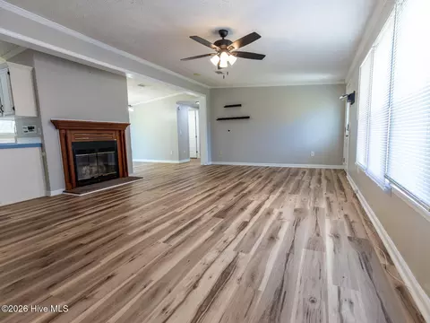 Living - 299 Riggs Rd, Hubert, NC 28539 photo 2 of 6
