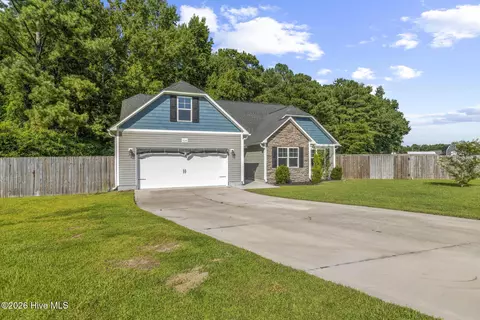 404 Christopher Columbus Ter, Jacksonville, NC 28540