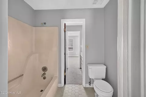 Bath - 2448 Riverlook Dr, Augusta, GA 30904 photo 4 of 4