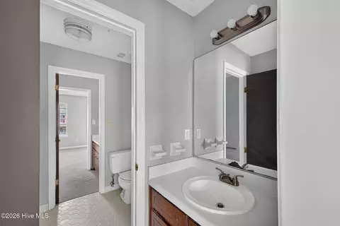 Bath - 2448 Riverlook Dr, Augusta, GA 30904 photo 2 of 4