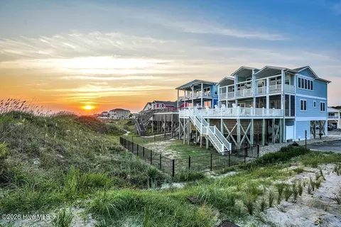 1101 Ocean Dr, Oak Island, NC 28465