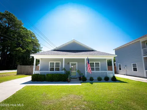 101 Garrett Dr, Jacksonville, NC 28546