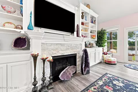 Living - 771 Bay Tree Dr, Harrells, NC 28444 photo 3 of 4