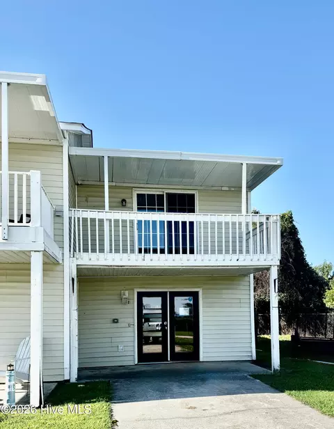 78 Shoreline Dr, Jacksonville, NC 28540