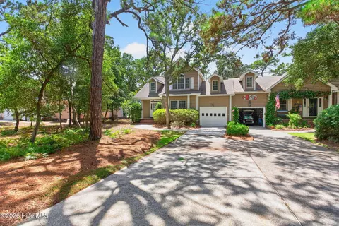 105 Oceangreens Ln, Oak Island, NC 28465