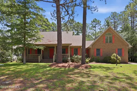 110 Sutton Dr, Cape Carteret, NC 28584