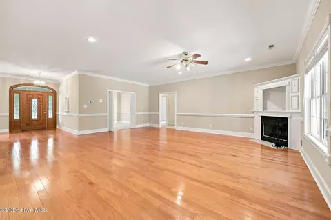 Living - 104 Mullica Dr, Chocowinity, NC 27817 photo 2 of 4