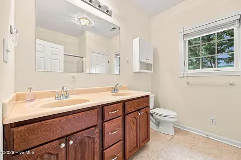 Bath - 104 Mullica Dr, Chocowinity, NC 27817 photo 3 of 5