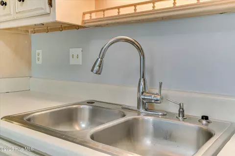 Kitchen - 599 Blue Ridge Xing, Evans, GA 30809 photo 8 of 9