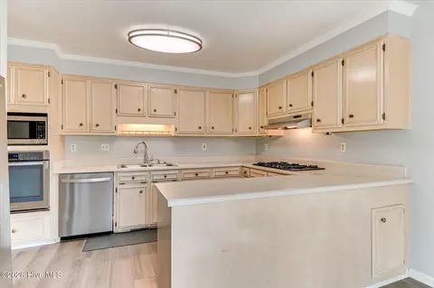 Kitchen - 599 Blue Ridge Xing, Evans, GA 30809 photo 3 of 9