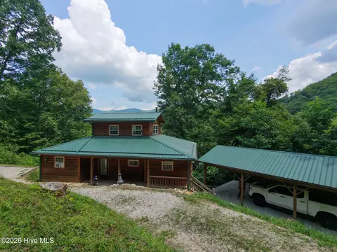 119 Bucks Nest Dr, Topton, NC 28781