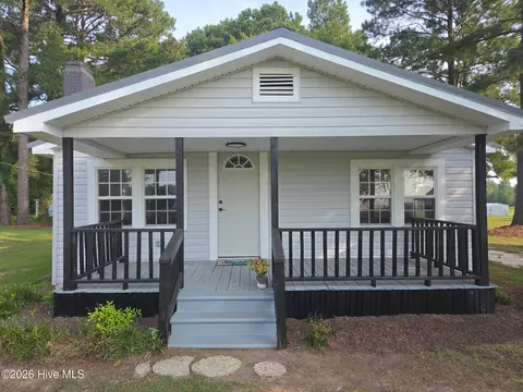 1106 S Dobson Chapel Rd S, Magnolia, NC 28453
