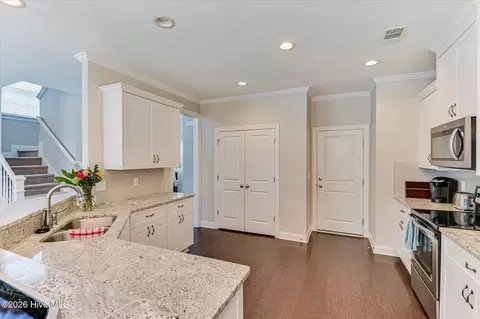 Kitchen - 983 Glenhaven Dr, Evans, GA 30809 photo 1 of 4