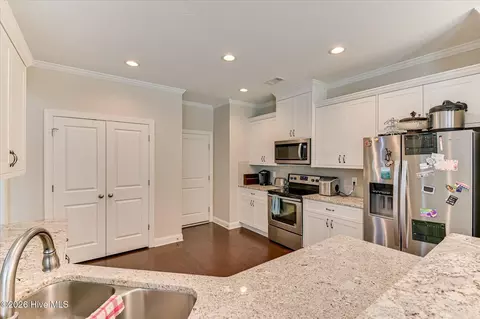 Kitchen - 983 Glenhaven Dr, Evans, GA 30809 photo 2 of 4