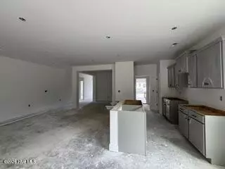 Entry Way - 117 Calloway Dr, Wallace, NC 28466 photo 5 of 8