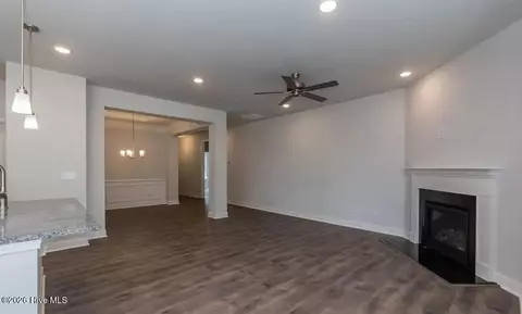 Living - 117 Calloway Dr, Wallace, NC 28466 photo 2 of 2