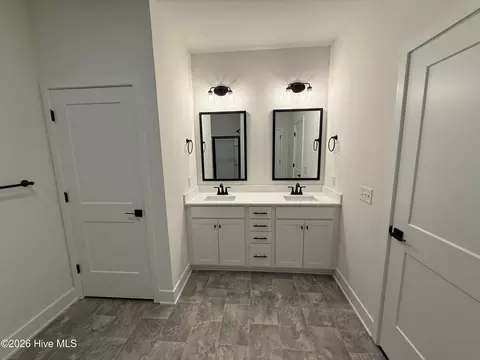 Bath - 2129 Sandbrook Loop, Leland, NC 28451 photo 2 of 8