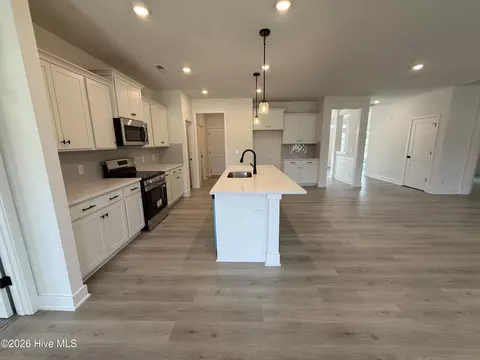 Kitchen - 2129 Sandbrook Loop, Leland, NC 28451 photo 2 of 5