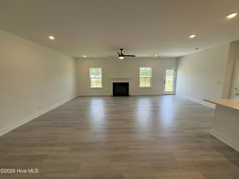 Living - 2129 Sandbrook Loop, Leland, NC 28451 photo 2 of 6