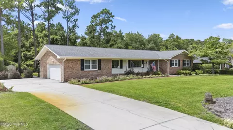 107 Brookshire Ln, Wilmington, NC 28409