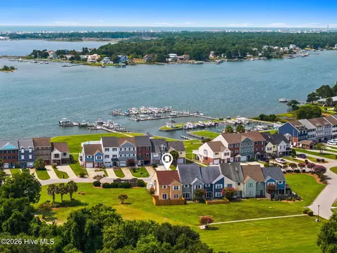 501 E Bay Dr, Sneads Ferry, NC 28460