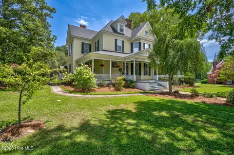 109 S Walnut St, Spring Hope, NC 27882