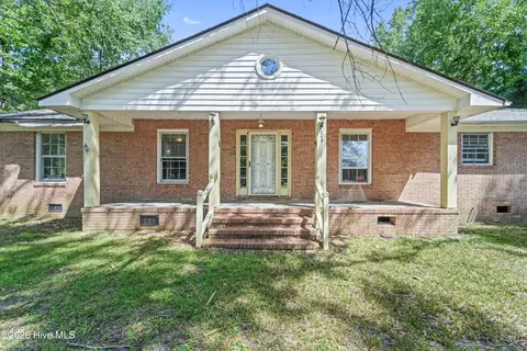 273 E Charity Rd, Rose Hill, NC 28458