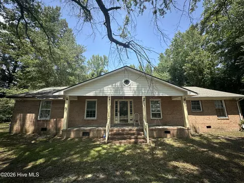 273 E Charity Rd, Rose Hill, NC 28458