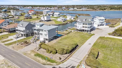 1687 New River Rd, North Topsail Beach, NC 28460