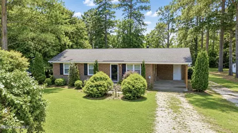 1811 John Small Ave, Washington, NC 27889