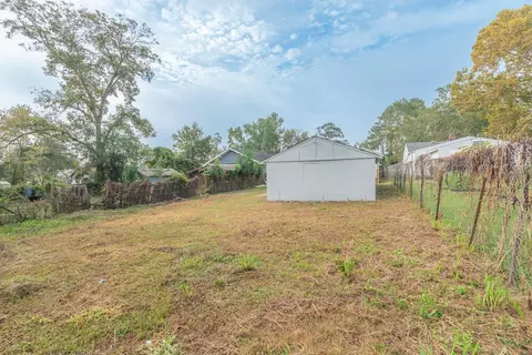 Exterior - 2015 Starnes St, Augusta, GA 30904 photo 16 of 17