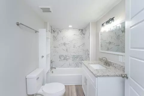 Bath - 2015 Starnes St, Augusta, GA 30904 photo 1 of 2