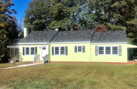 203 Willow Rd, Clinton, NC 28328
