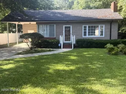 220 E Lewis St, Whiteville, NC 28472