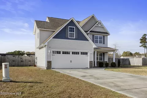 405 Duncan Dr S, Richlands, NC 28574