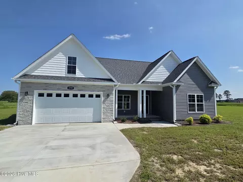 2753 Whitaker Glen Dr, Farmville, NC 27828