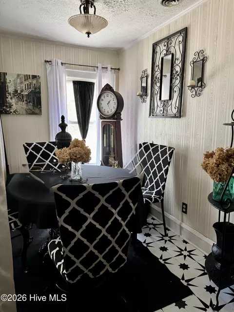 Dining - 418 Oak Ave, Hamlet, NC 28345 photo 2 of 3