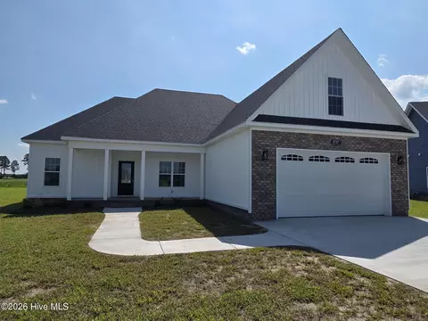 2757 Whitaker Glen Dr, Farmville, NC 27828