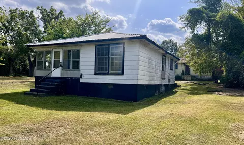 103 S Stewart St, Rockingham, NC 28379